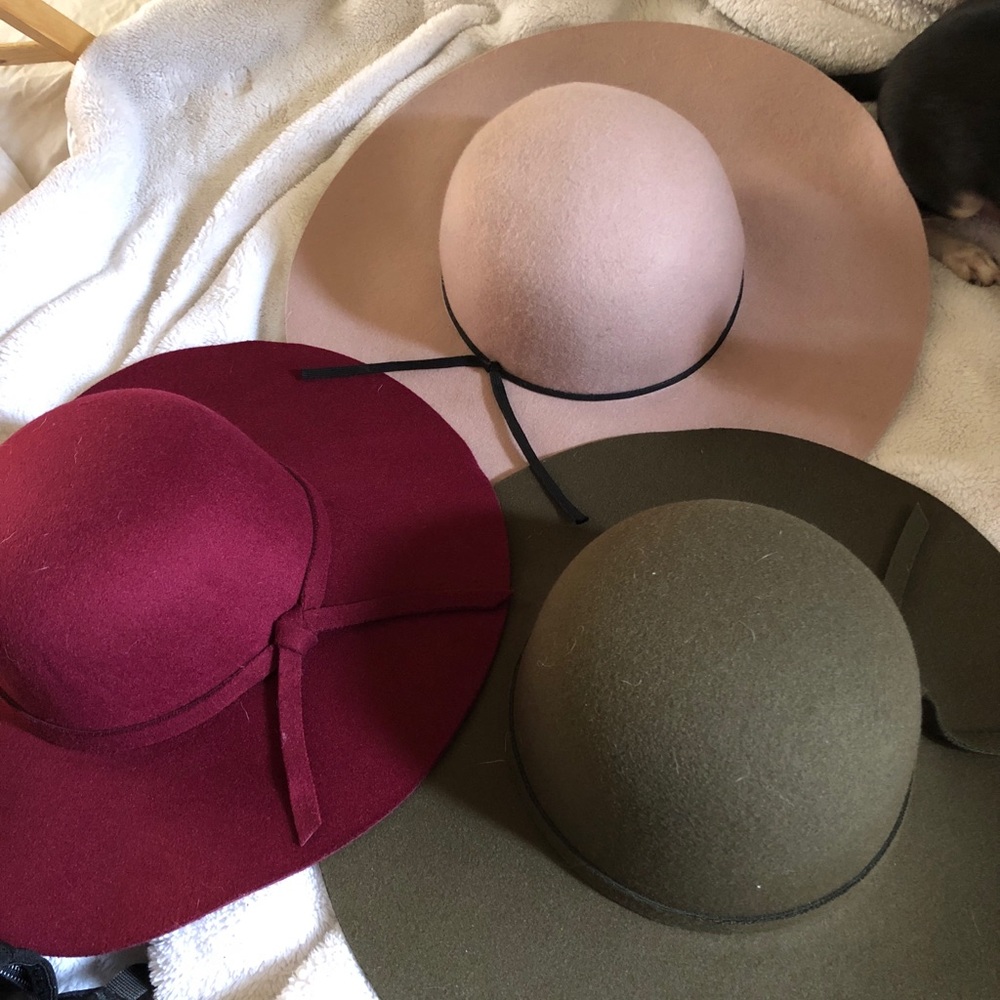 Wide brimmed hat - never used. 2 w/ tag